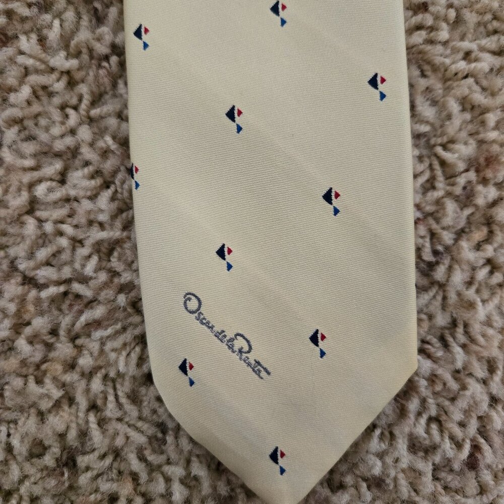 Oscar de la Renta Ivory Tie w/Geometric Pattern in Dark Blue and Red WPL 4075